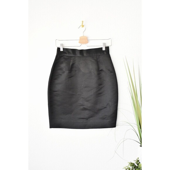 Gemma Kahng VTG 90s Mini Skirt Woman's S Black Satin 100% Silk Structured Preppy - Picture 1 of 7